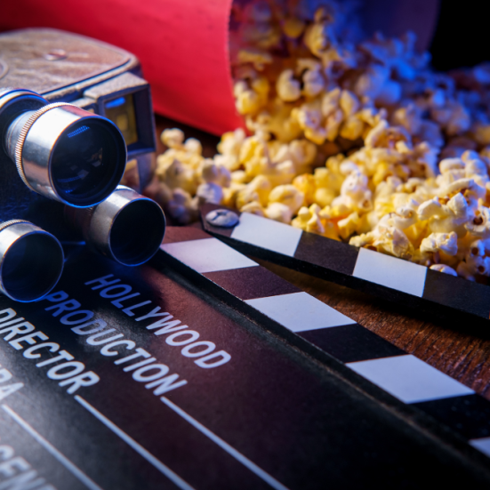 Film, kamera, popcorn.