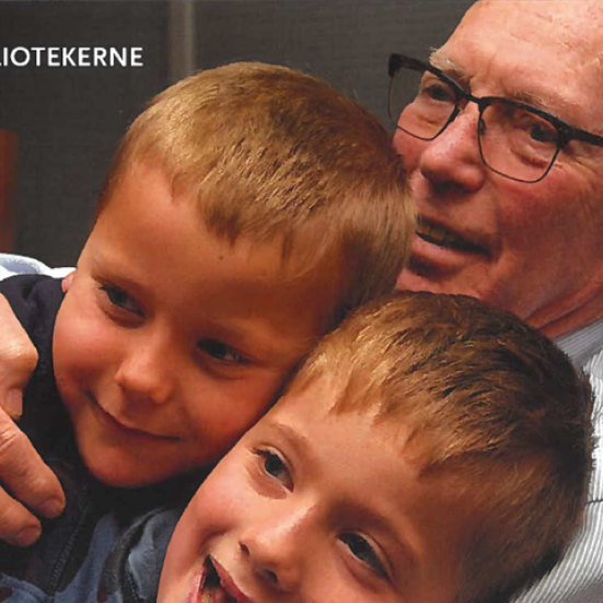 Ældre herre med børnebørn_fremtidsfuldmagt