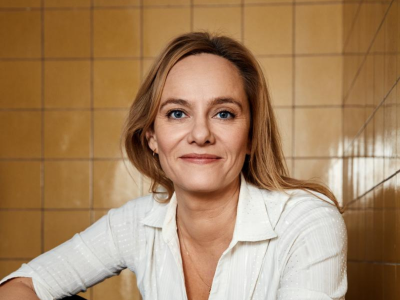 Forfatterportræt af Maren Uthaug.