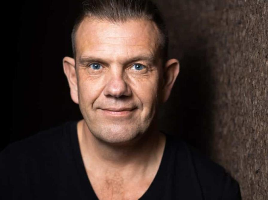 Portræt af Simon Høegmark