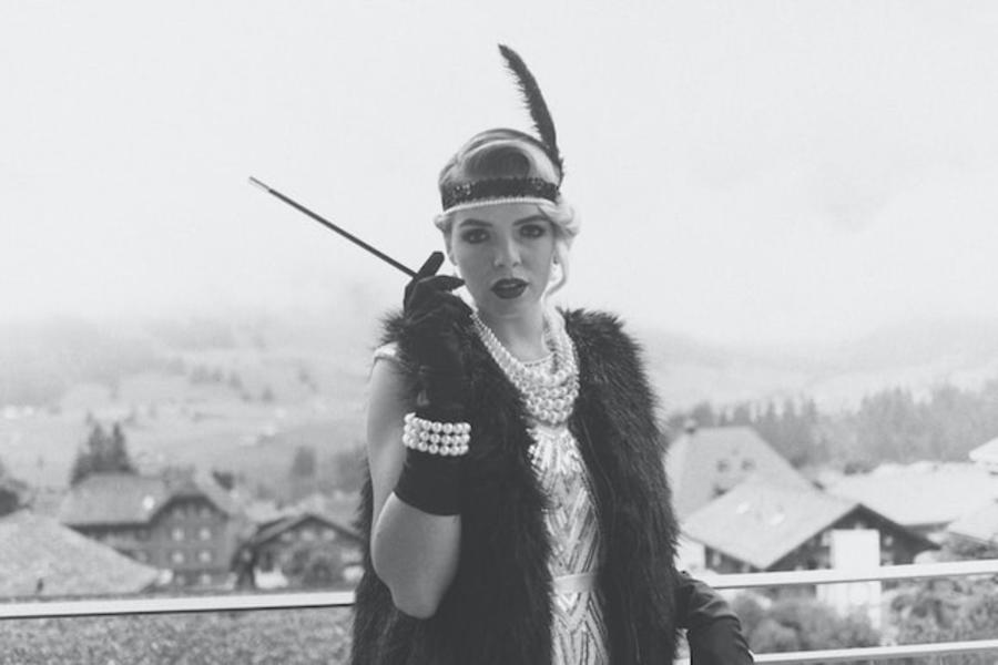 Kvinde i 1920'er kostume
